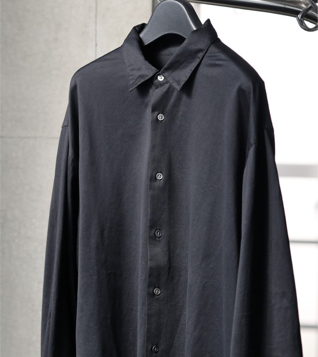 特集】100年の伝統が宿る「黒」の再定義。LIFiLL × 京都紋付 – LIFiLL
