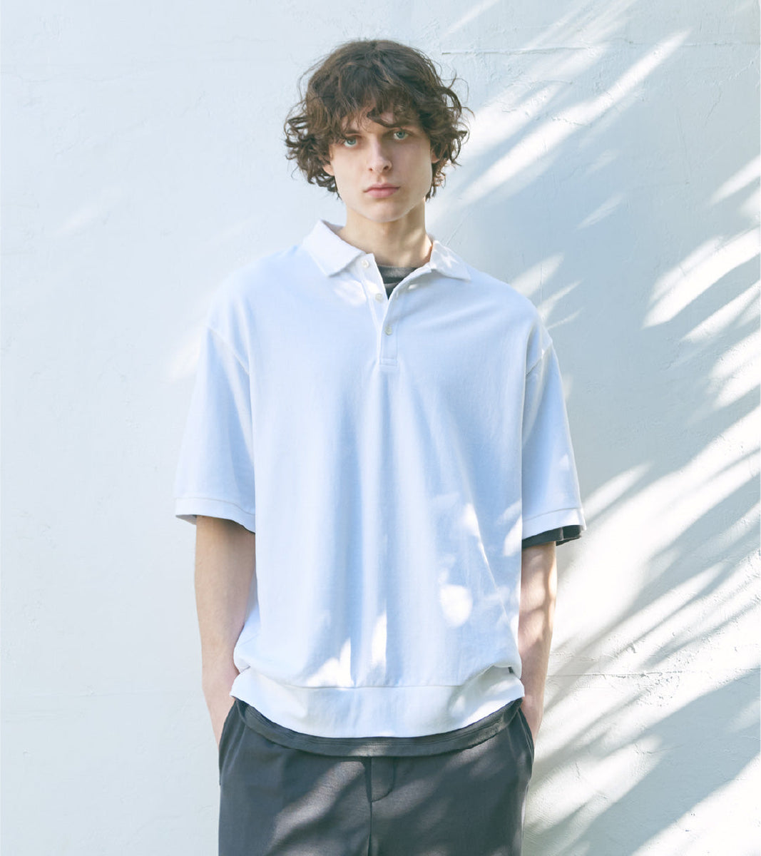 Office Holiday 新宿伊勢丹　POP UP 限定Tシャツ(ホワイト) HOLIDAY POP-UP selected by OFFICE at ISETANSHINJUKU｜HOLIDAY