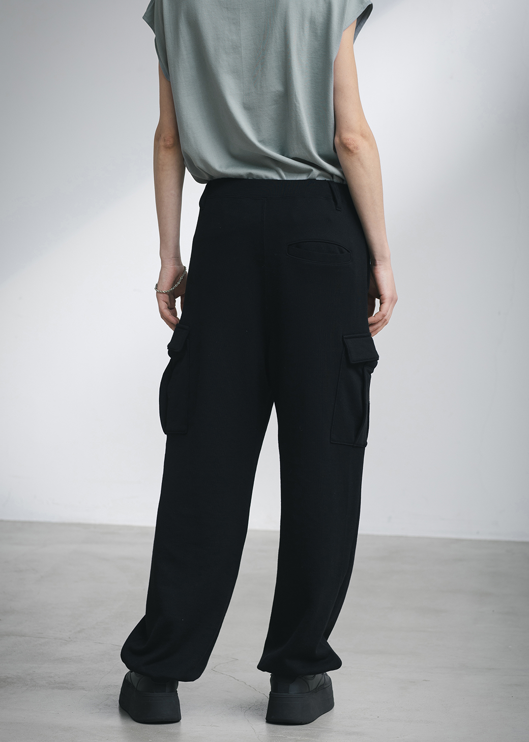 美品】FCRBXCOCA-COLA コラボWARM UP PANTS Lサイズ 美品】FCRBXCOCA-COLA コラボWARM UP PANTS Lサイズ