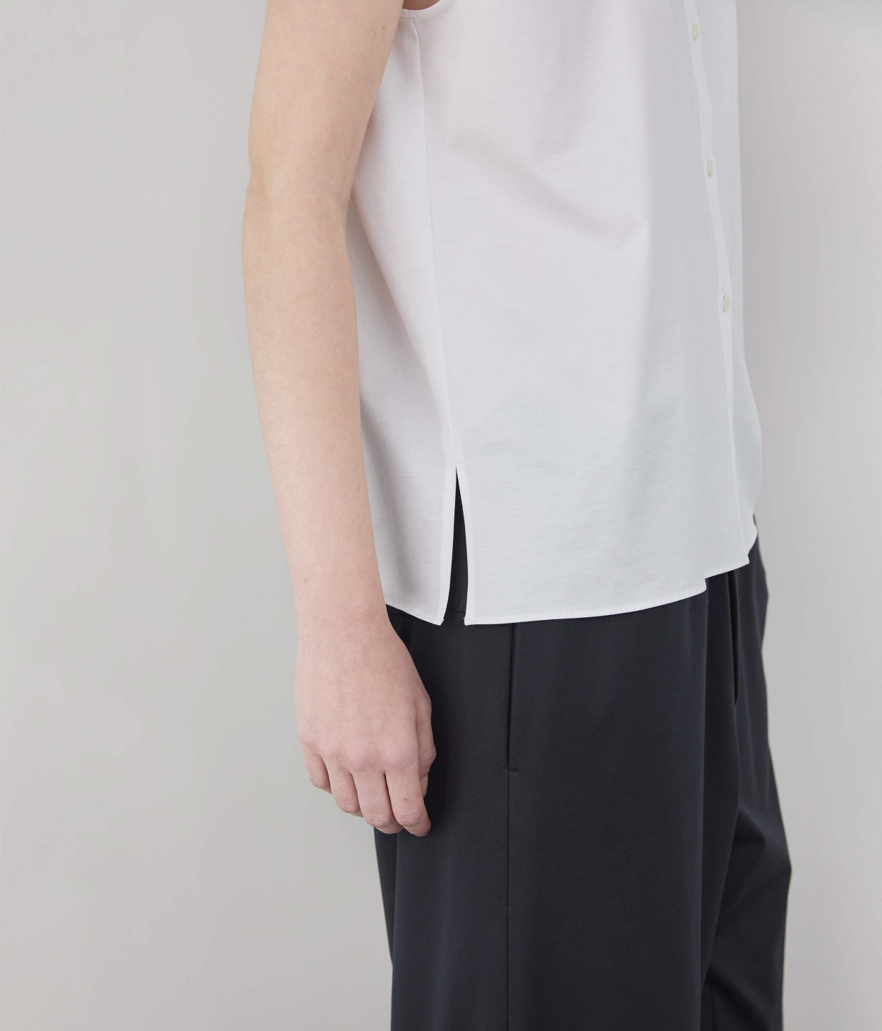 GIZA45 SLEEVELESS SHIRT