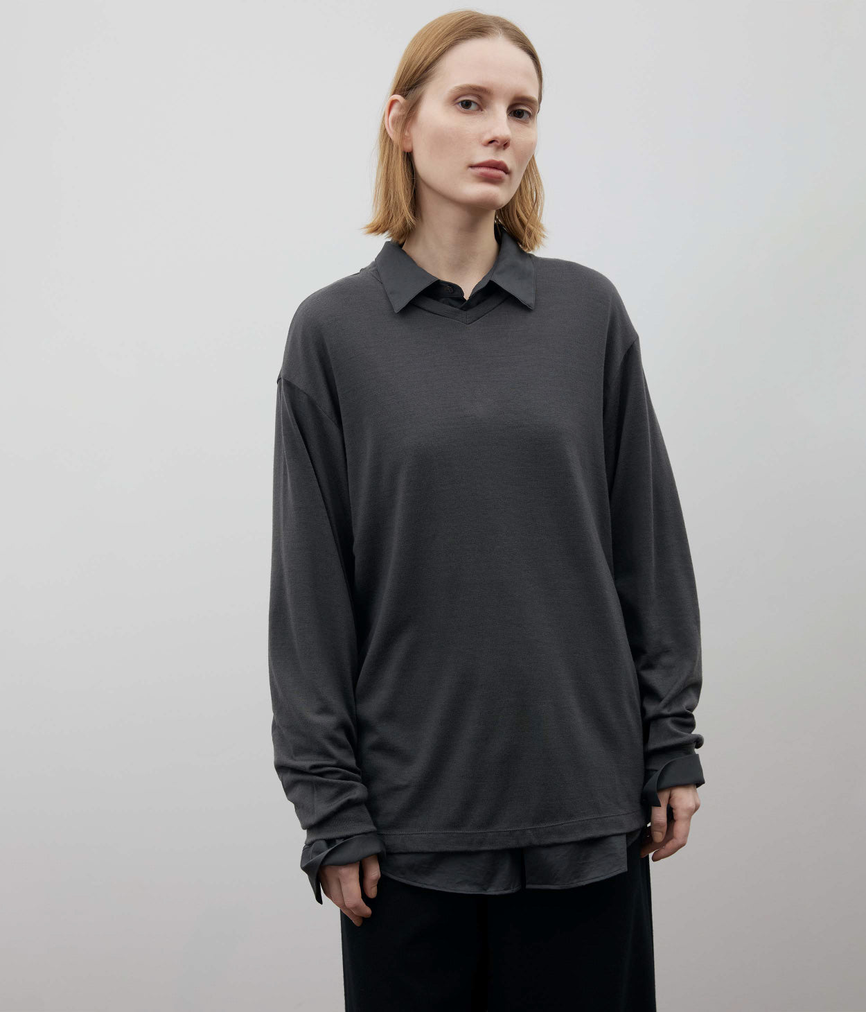 WOOLISH V-NECK LONGSLEEVE TEE