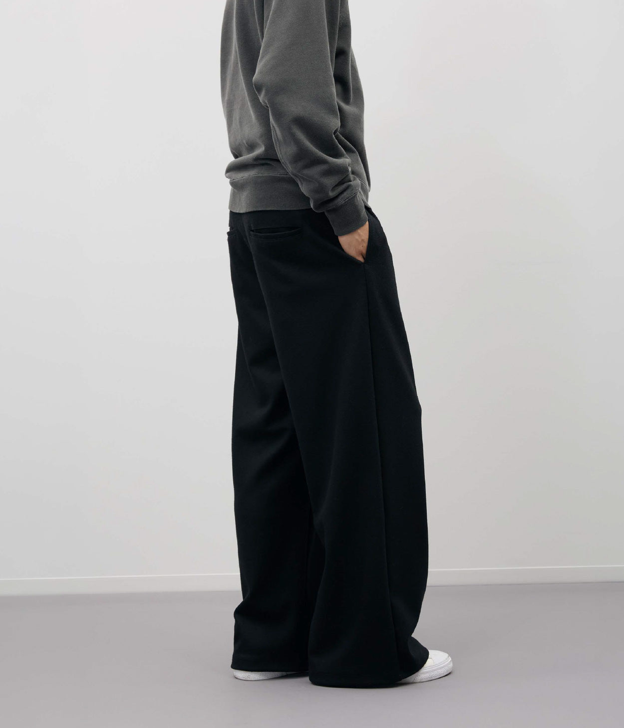 WOOLISH MILLED SMOOTH RELAX PANTS