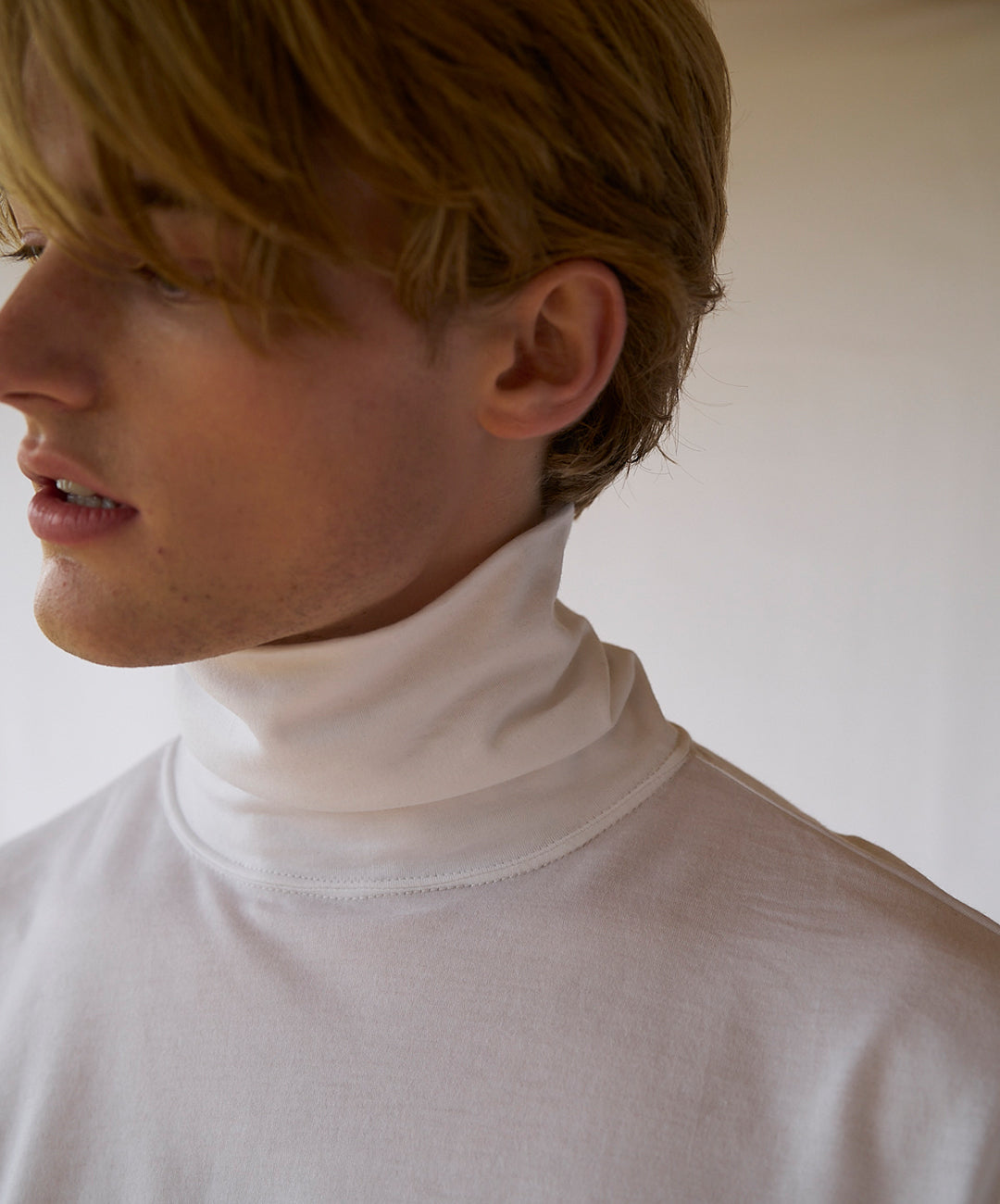 FYNELYNE engineered by LIFiLL / COTTONY LONG SLEEVE TURTLE NECK